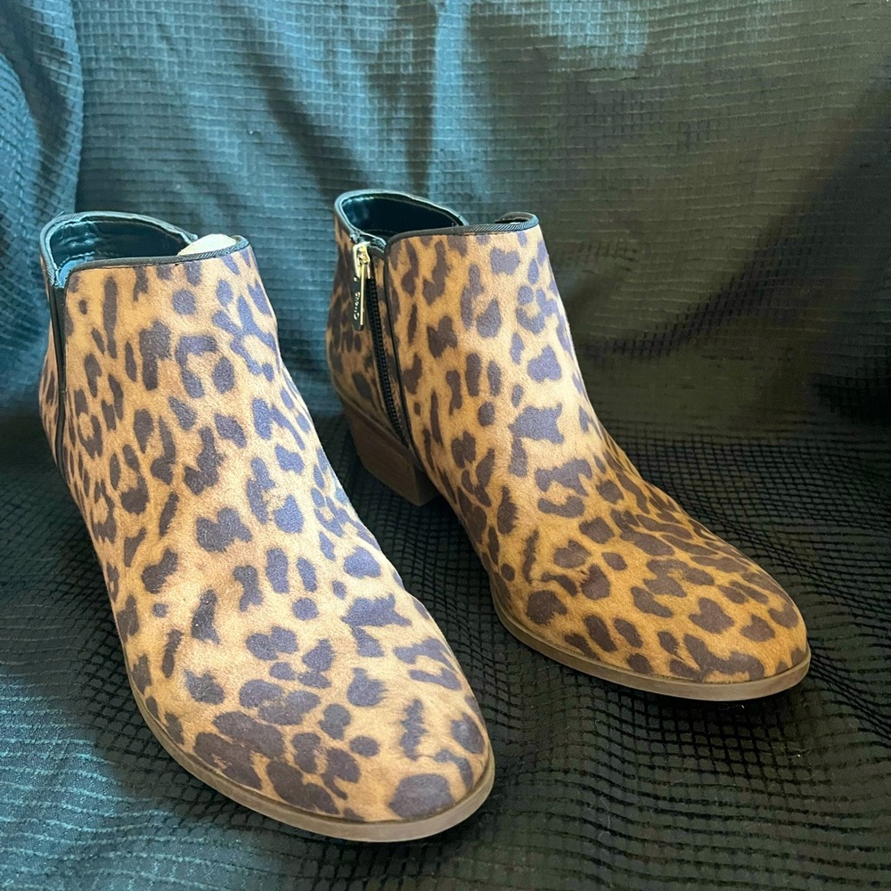 Circus by Sam Edelman  Leopard low boot Size 7.5 - Picture 2 of 7